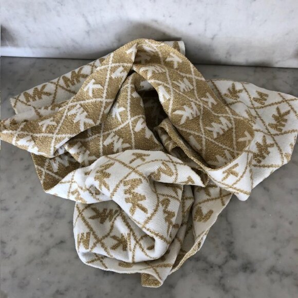 MICHAEL KORS Infinity Scarf Gold White Metallic NWOT - Picture 10 of 16